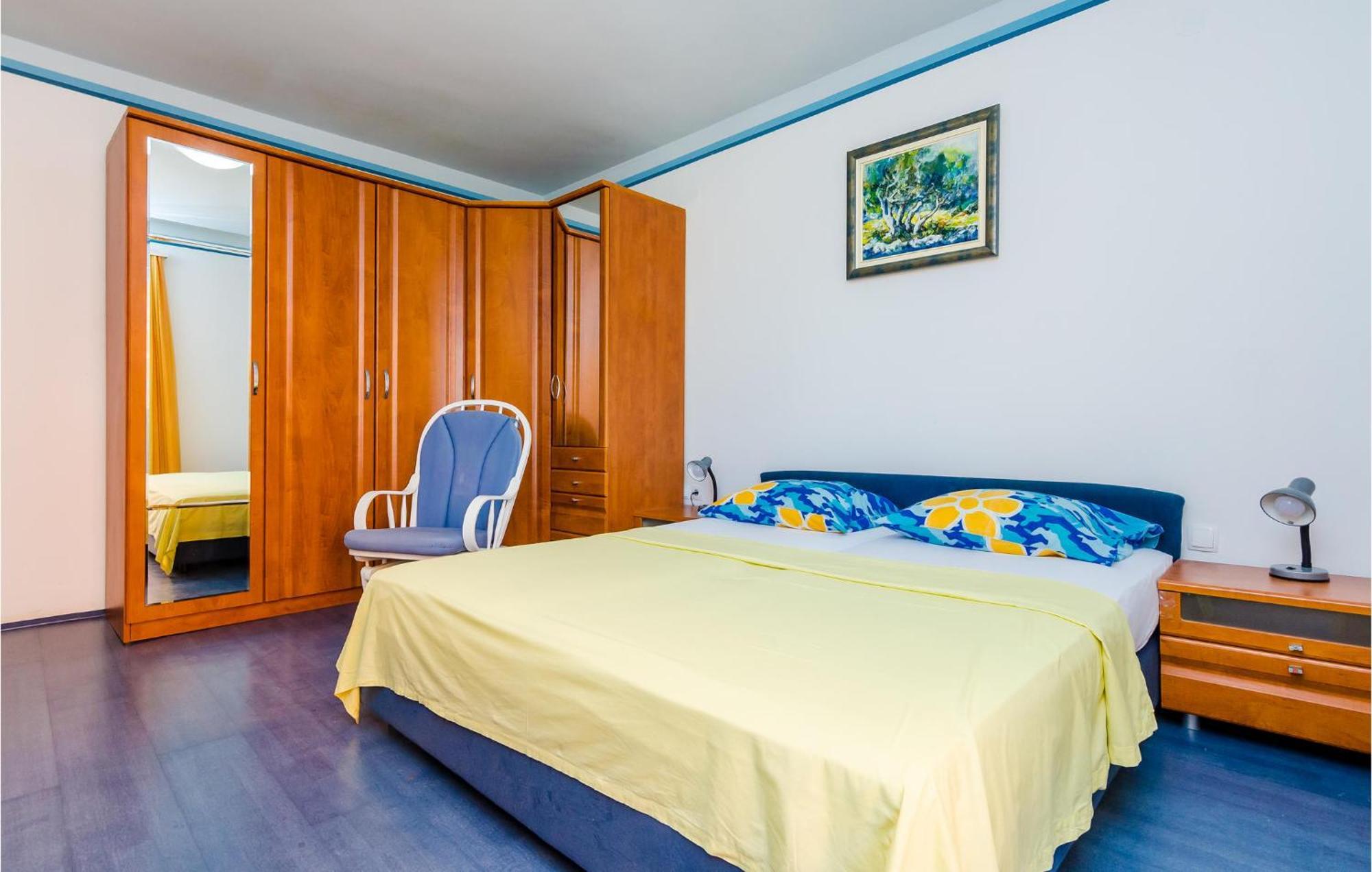 Gorgeous Apartment In Slano With Kitchen Ngoại thất bức ảnh