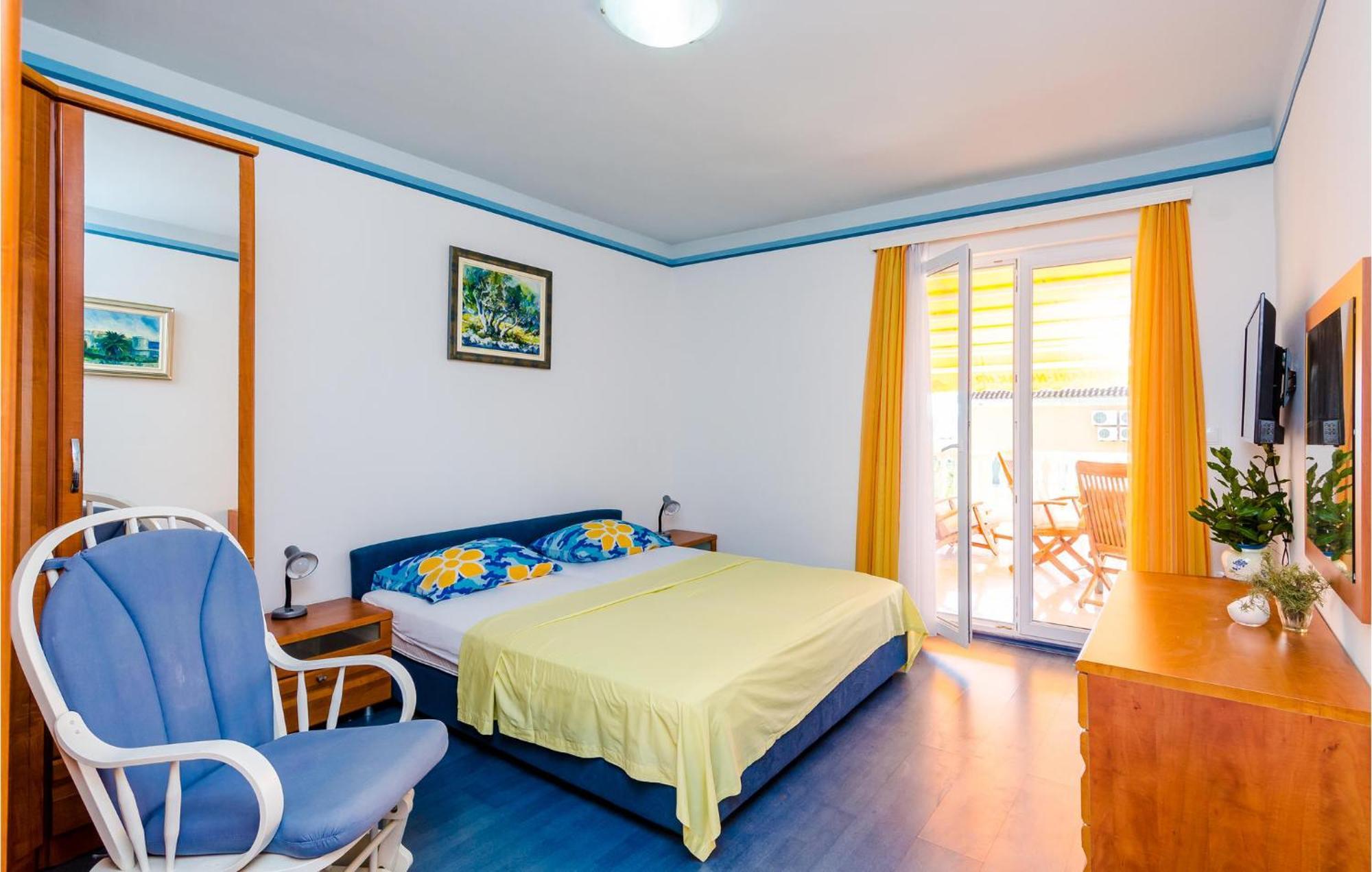 Gorgeous Apartment In Slano With Kitchen Ngoại thất bức ảnh