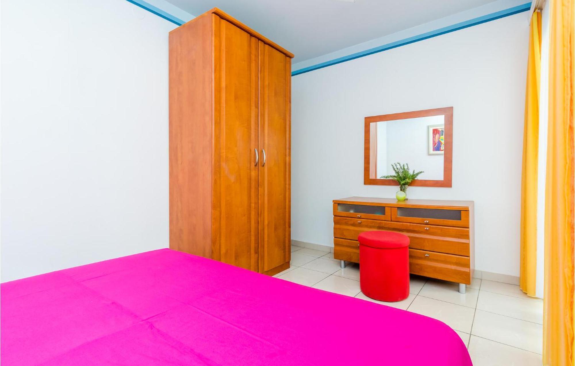 Gorgeous Apartment In Slano With Kitchen Ngoại thất bức ảnh